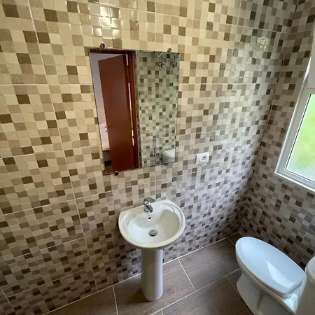Kamu's With Terrace Apart Otel